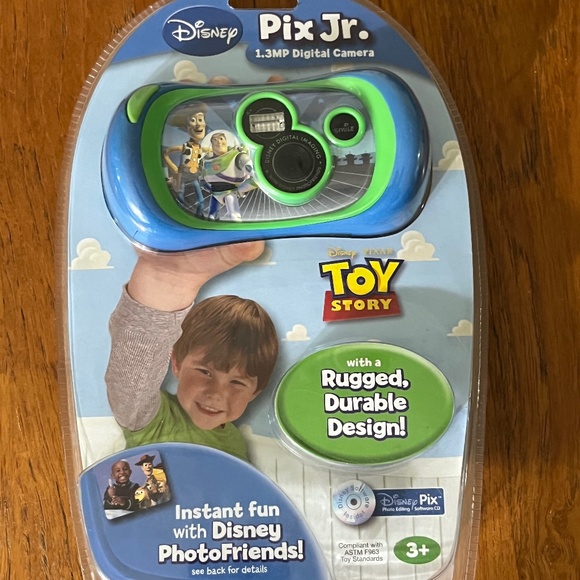 2009 Toy Story Pix Jr. 1.3pm Digital Camera. - Photo & Video